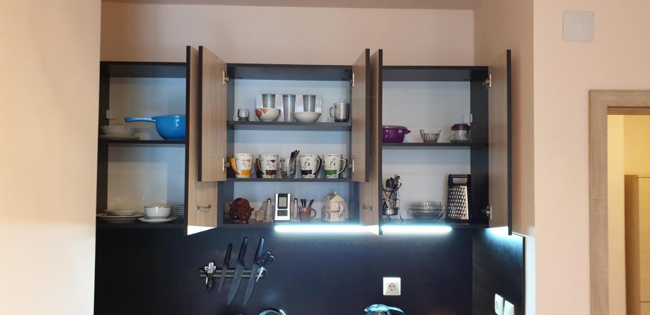 Family Holiday Apartments Breez 1 Варна Екстериор снимка