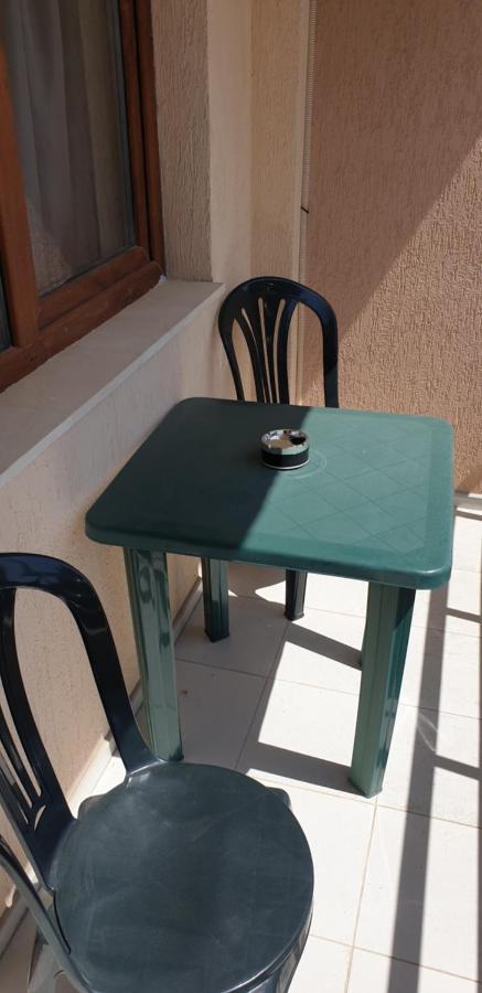 Family Holiday Apartments Breez 1 Варна Екстериор снимка